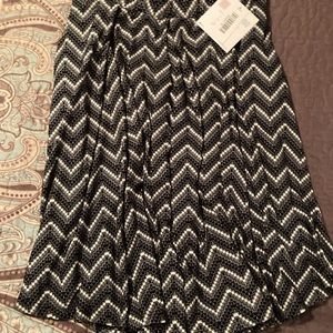 Medium LuLaRoe Madison Skirt - NWT